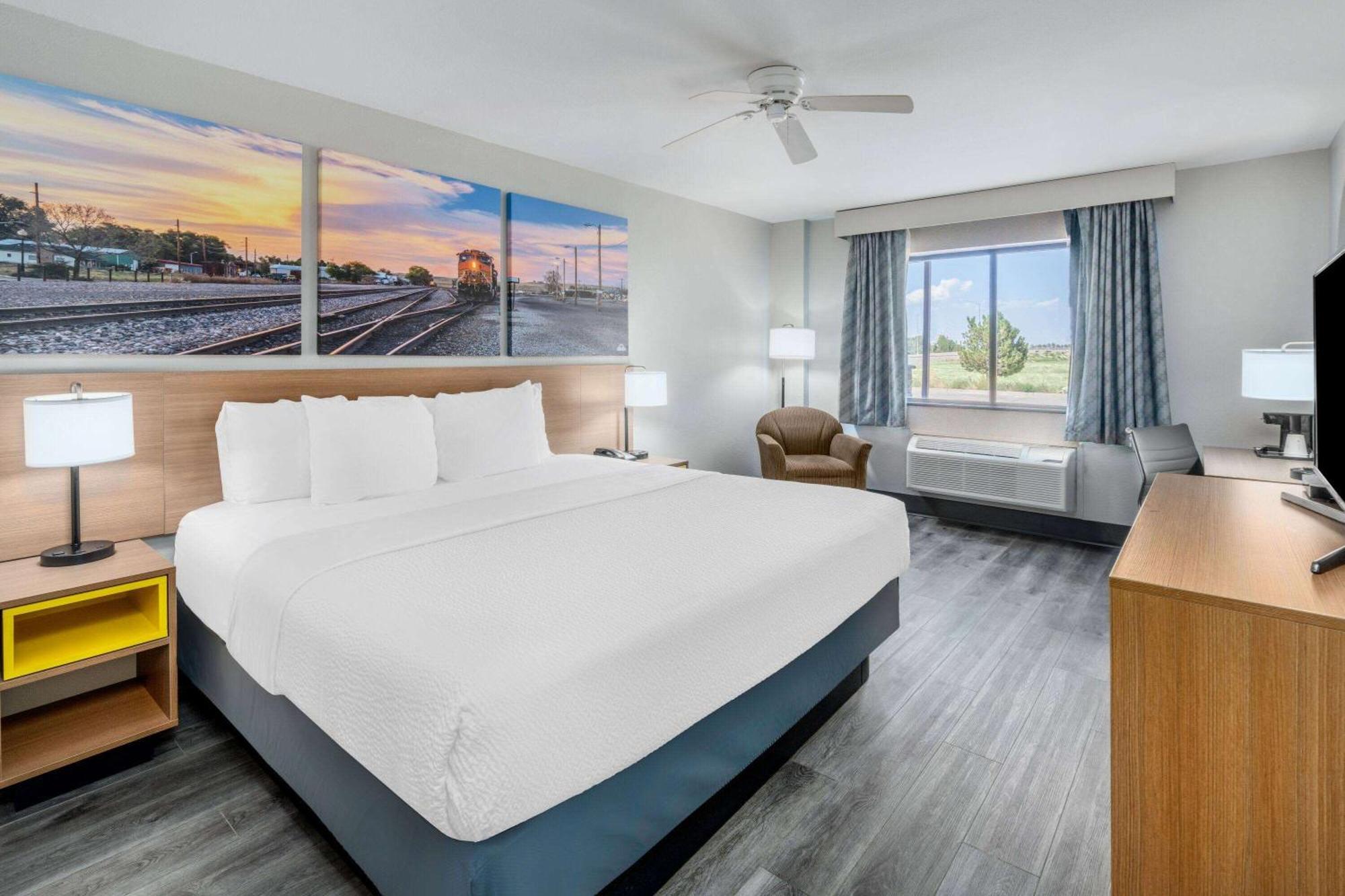 Days Inn By Wyndham Lamar Bagian luar foto