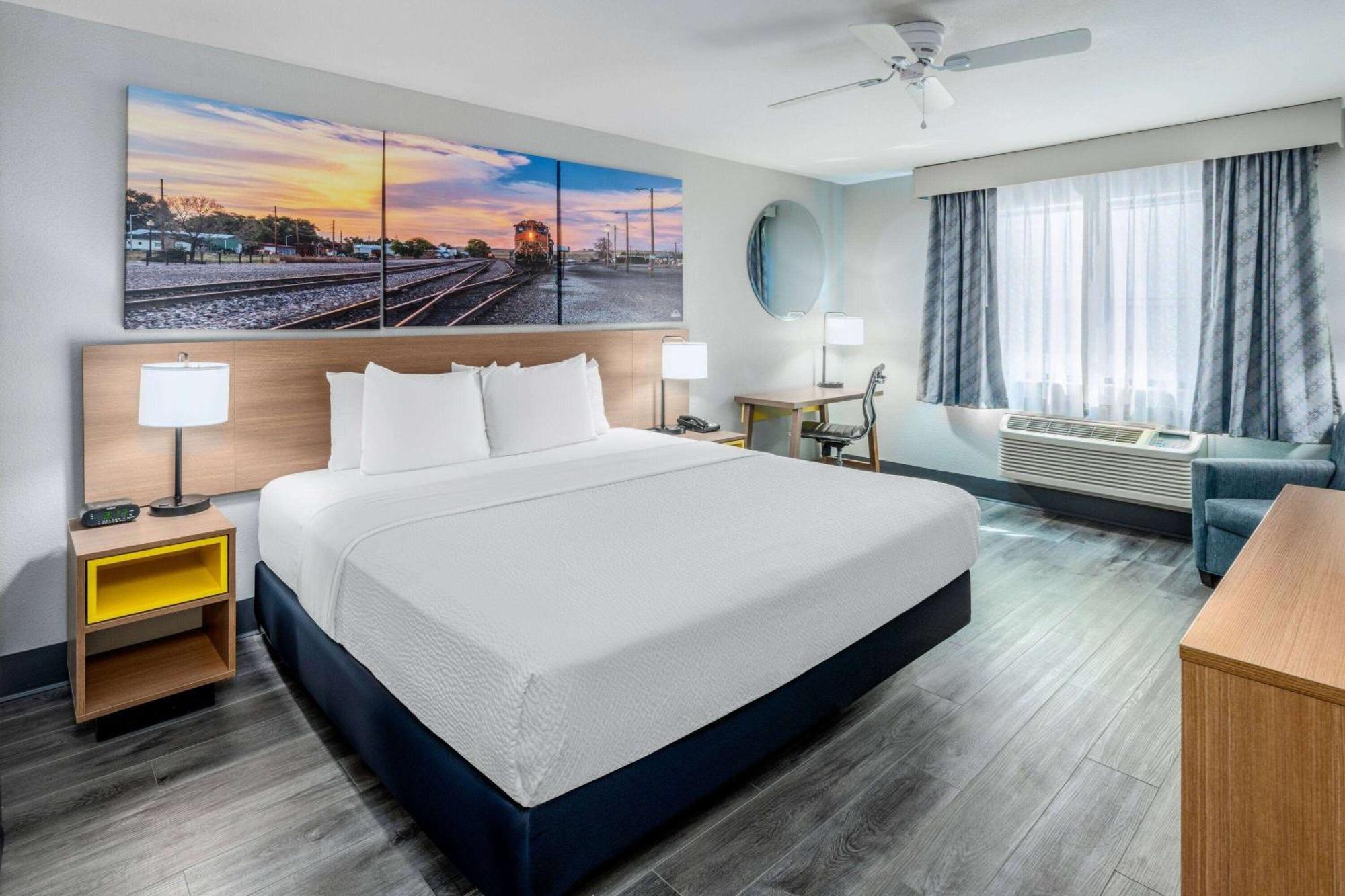 Days Inn By Wyndham Lamar Bagian luar foto